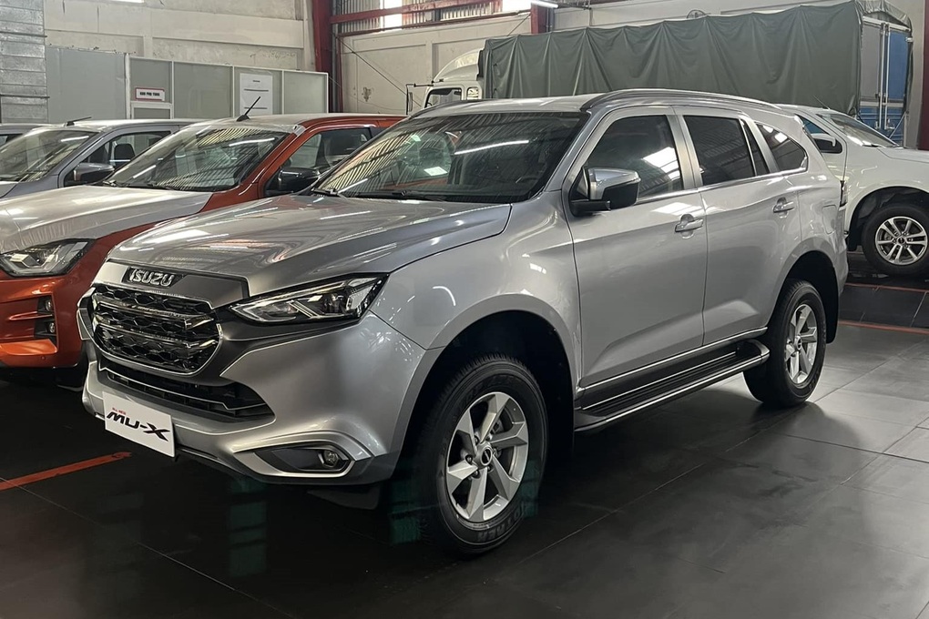 Cùng cỡ Everest nhưng giá bán thực tế của mẫu SUV này chỉ ngang xe hạng B - 1