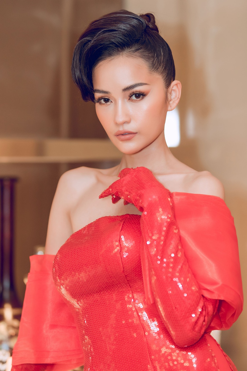 Hóa quý cô cổ điển, Ngọc Châu đẹp kiêu sa trình diễn thời trang - 8