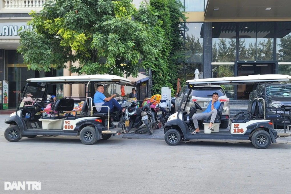 Ngày nghỉ lễ đầu tiên, biển Sầm Sơn thưa thớt người - 2 Ngày nghỉ lễ đầu tiên, biển Sầm Sơn thưa thớt người - 2