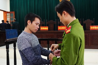 Vì cái đuôi con bò, người chết, kẻ ngồi tù