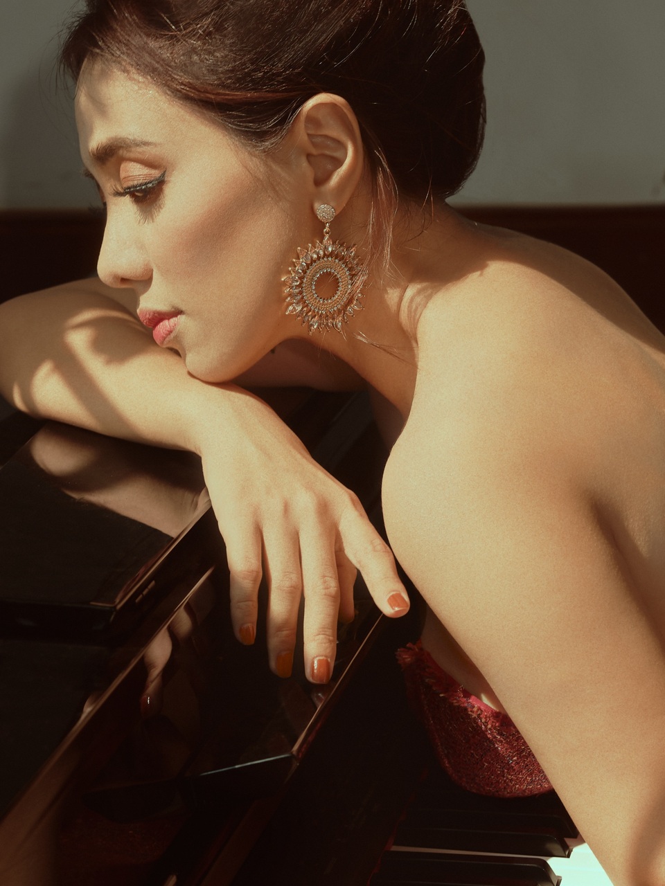 Hậu vụ kiện 9 năm với ông bầu, Miko Lan Trinh than thở: “Đừng dễ tin người” - 2 Hậu vụ kiện 9 năm với ông bầu, Miko Lan Trinh than thở: “Đừng dễ tin người” - 2