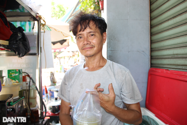 Nghề "đếm tiền mỏi tay" khi nắng nóng, sẩy chân là mất mạng
