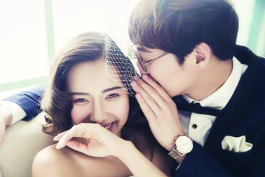 Vỏ bọc của người chồng chững chạc, hiền lành