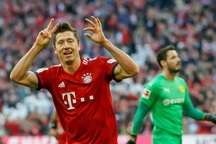 Hủy diệt Dortmund 5-0, Bayern Munich nhảy lên đầu bảng