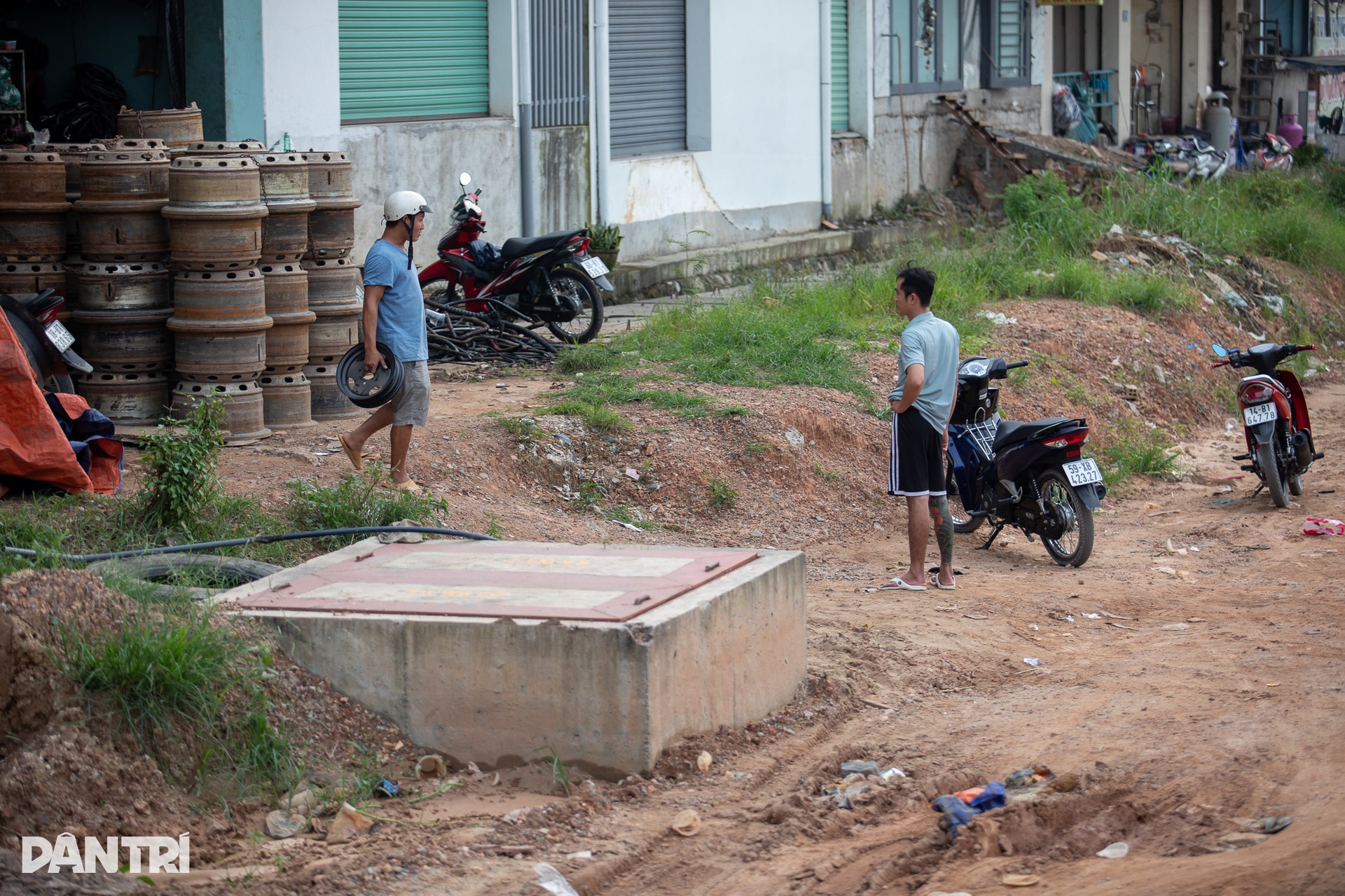 Dân “leo thang” gần một năm để vào nhà vì Vành đai 3 TPHCM thi công ì ạch - 11 Dân “leo thang” gần một năm để vào nhà vì Vành đai 3 TPHCM thi công ì ạch - 11