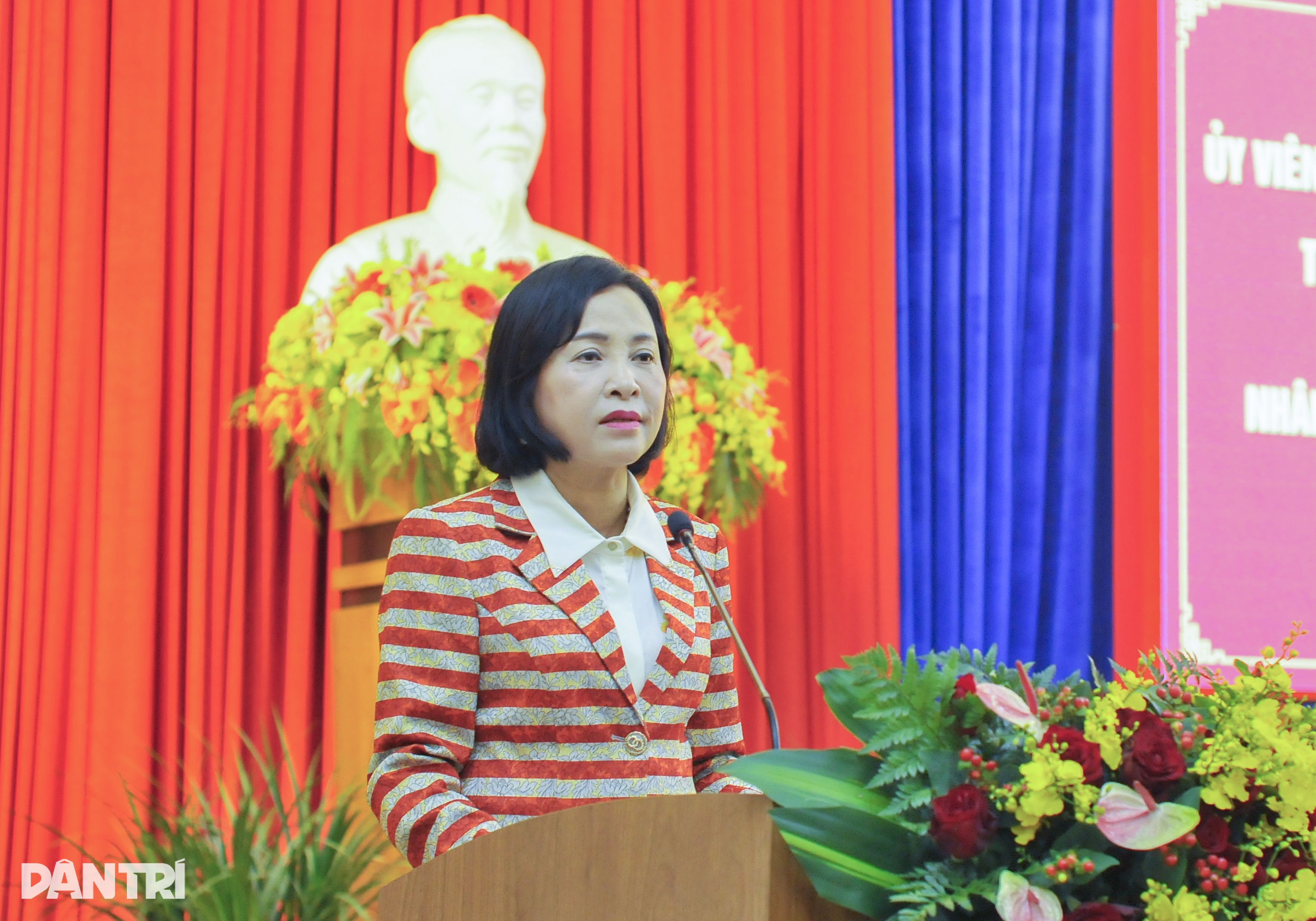 Phó Chủ tịch Quốc hội thăm, tặng quà người có công ở Lâm Đồng - 3 Phó Chủ tịch Quốc hội thăm, tặng quà người có công ở Lâm Đồng - 3