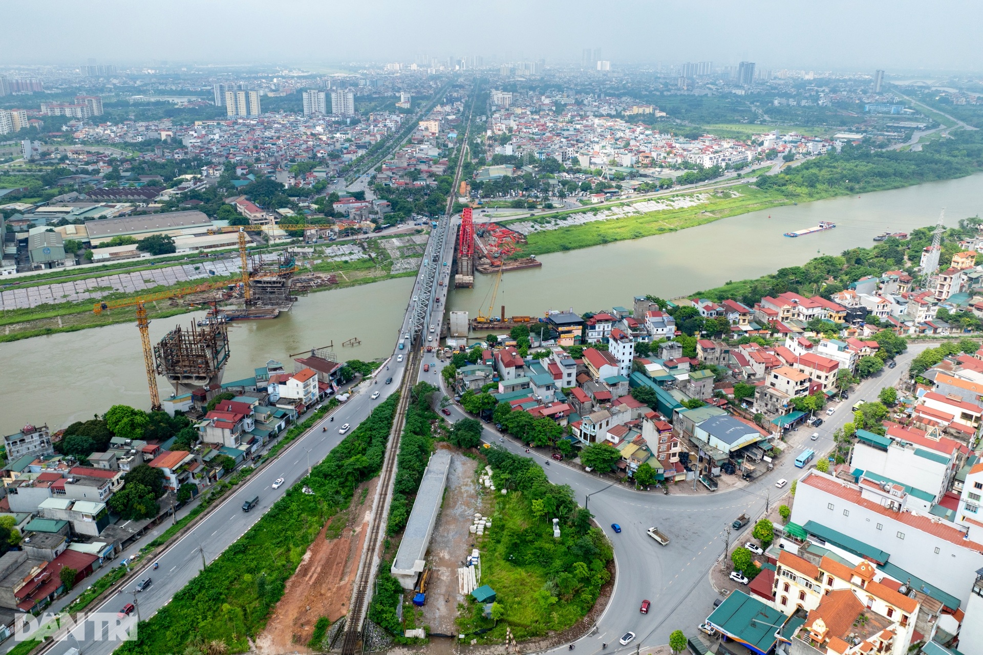 Cầu Đuống mới hơn 1.800 tỷ đồng đối diện nguy cơ chậm tiến độ - 1 Cầu Đuống mới hơn 1.800 tỷ đồng đối diện nguy cơ chậm tiến độ - 1