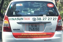 Từ vụ taxi Vinasun phản đối Uber, Grab: Cạnh tranh lành mạnh hay... "tự sát"?