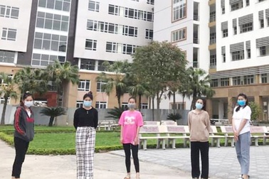 DHS Lào tình nguyện ở lại ăn Tết Việt cùng người dân Hải Dương chống dịch