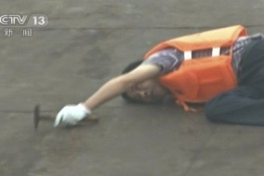 Nạn nhân kêu cứu từ tàu chìm trên sông Trường Giang 