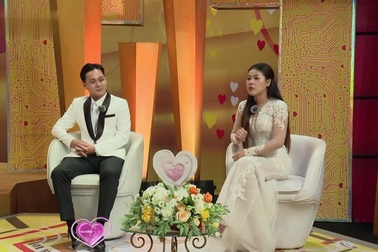 Vợ lên kế hoạch bắt ghen vì nghi chồng đi hát không lành mạnh