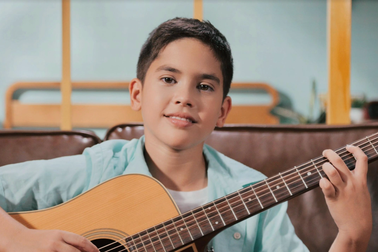 Trần Vũ viết lời Việt ca khúc cảm động về tình cha tặng học trò Shumo