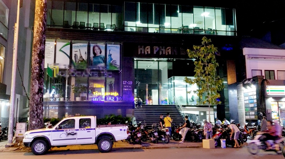 Công an khám xét công ty Cashwagon chuyên cho vay tiền qua app - 1 Công an khám xét công ty Cashwagon chuyên cho vay tiền qua app - 1