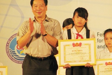 Nữ sinh Đà Nẵng giành giải đặc biệt cuộc thi vẽ tranh bảo vệ nguồn nước