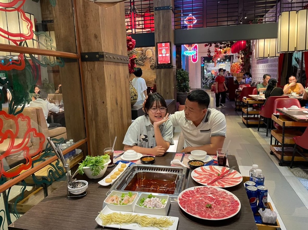 Thiếu nữ yêu bạn trai hơn 20 tuổi: Người khác không thể hạnh phúc hộ mình - 7 Thiếu nữ yêu bạn trai hơn 20 tuổi: Người khác không thể hạnh phúc hộ mình - 7