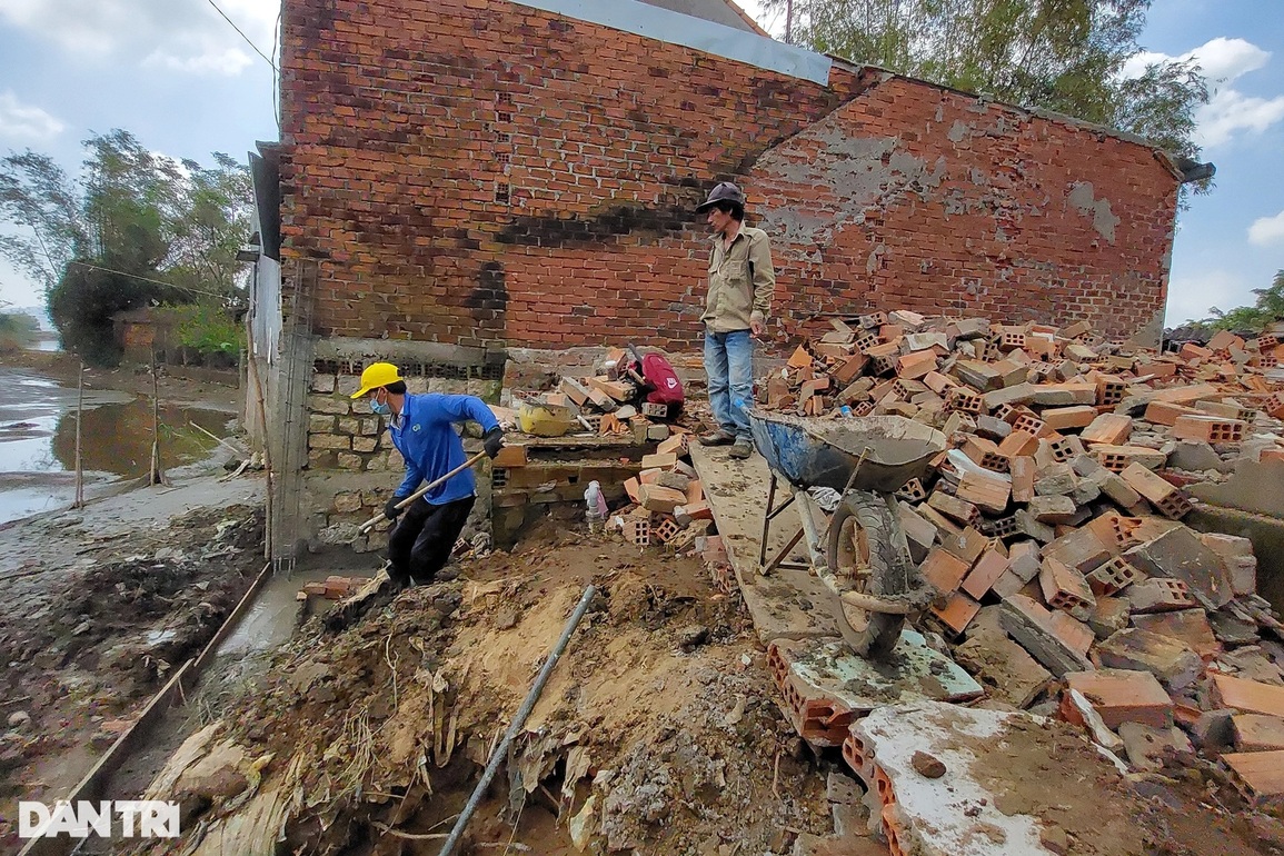 Bạn đọc Dân trí tiếp sức đồng bào Bình Định, Phú Yên sau trận lũ lịch sử - 6