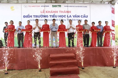 Có phòng học Dân trí, hàng trăm em nhỏ Tây Nguyên chấm dứt chuyện học nhờ