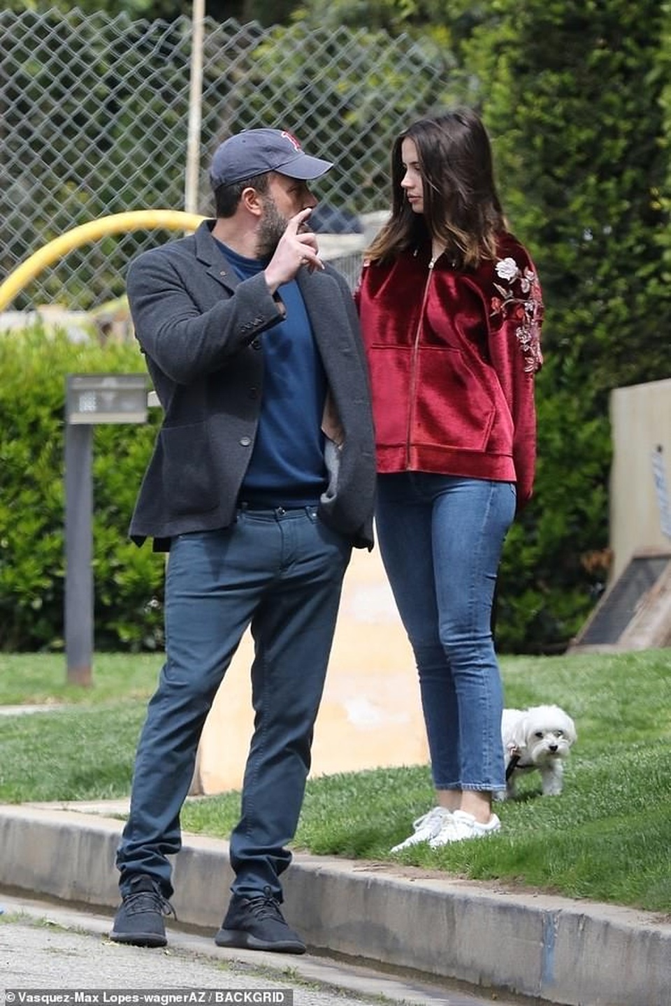 Ben Affleck hạnh phúc bên bạn gái kém 16 tuổi - 6