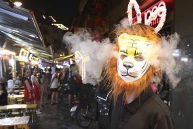 Đêm trung thu sôi động trên đường phố