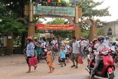 Quảng Bình: Làm rõ việc trường gửi thư ngỏ “xin” tiền phụ huynh đóng bàn ghế