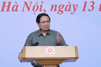 Thủ tướng: Khẩn trương xây dựng lại 1.900 ngôi nhà sập đổ trong bão lũ