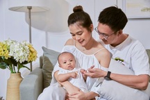 Á hậu Mâu Thủy: Mỹ nhân gợi cảm làm mẹ ở tuổi 31, sợ hãi khi lần đầu "ở cữ"