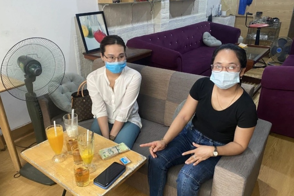 Hai nữ phóng viên tống tiền viện thẩm mỹ - 1 Hai nữ phóng viên tống tiền viện thẩm mỹ - 1