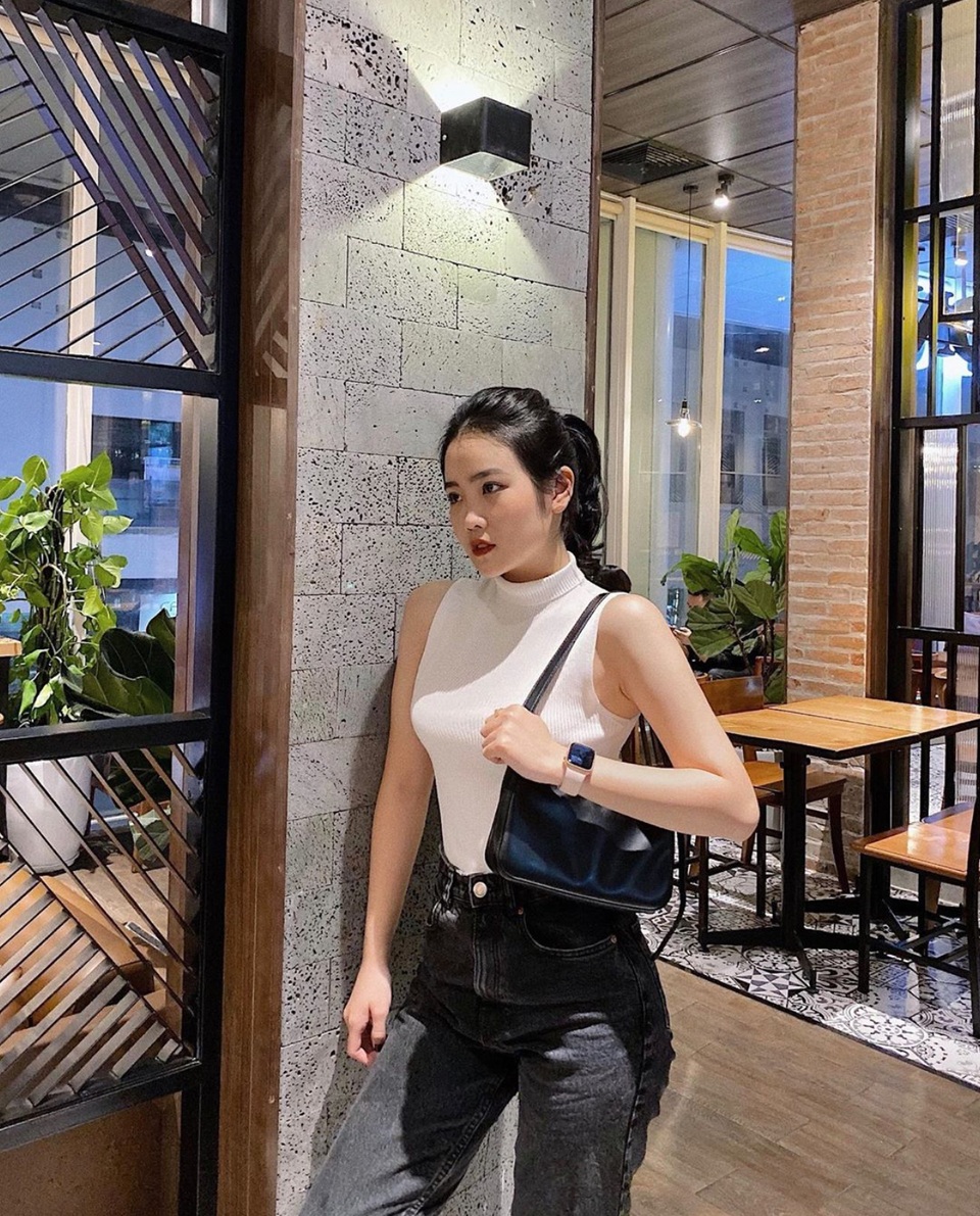 Bạn gái e ấp dựa vai Đoàn Văn Hậu, cùng ăn mừng chiến thắng trước khi xa nhau - 5 Bạn gái e ấp dựa vai Đoàn Văn Hậu, cùng ăn mừng chiến thắng trước khi xa nhau - 5