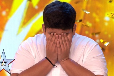 Tràn đầy năng lượng với màn nhảy “cực sung” của... “bé bự Mumbai”