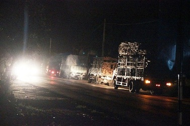 Bắt giữ “cò” nhận tiền để dẫn tài xế xe quá tải vượt trạm cân