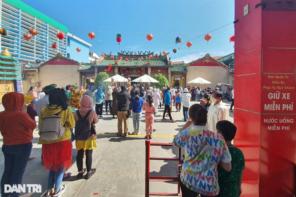 Lễ hội độc lạ Bình Dương: Thứ gì cũng miễn phí - 4 Lễ hội độc lạ Bình Dương: Thứ gì cũng miễn phí - 4