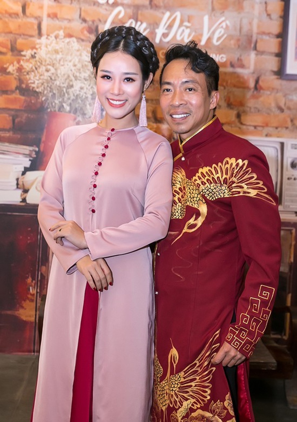 Vợ kém 18 tuổi của ca sĩ Việt Hoàn từng vỡ mộng đòi ly dị chồng - 2
