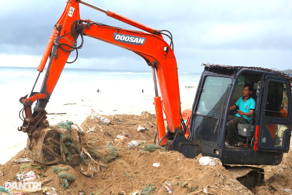 Gấp rút vá bờ biển Cửa Đại phòng áp thấp nhiệt đới - 1 Gấp rút vá bờ biển Cửa Đại phòng áp thấp nhiệt đới - 1