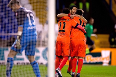 Messi lập hattrick, Barcelona thắng đậm Deportivo