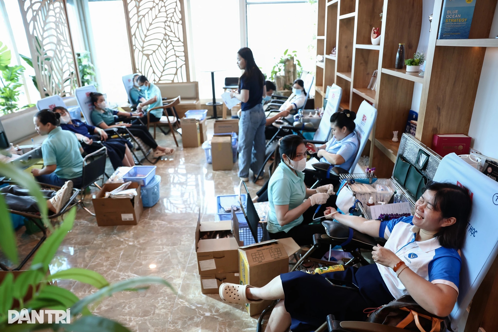 Lan tỏa yêu thương qua hoạt động hiến máu nhân đạo - 1