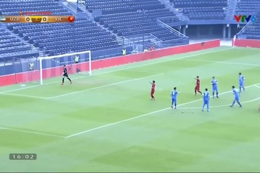 Công Phượng dứt điểm chệch cột dọc khung thành Uzbekistan