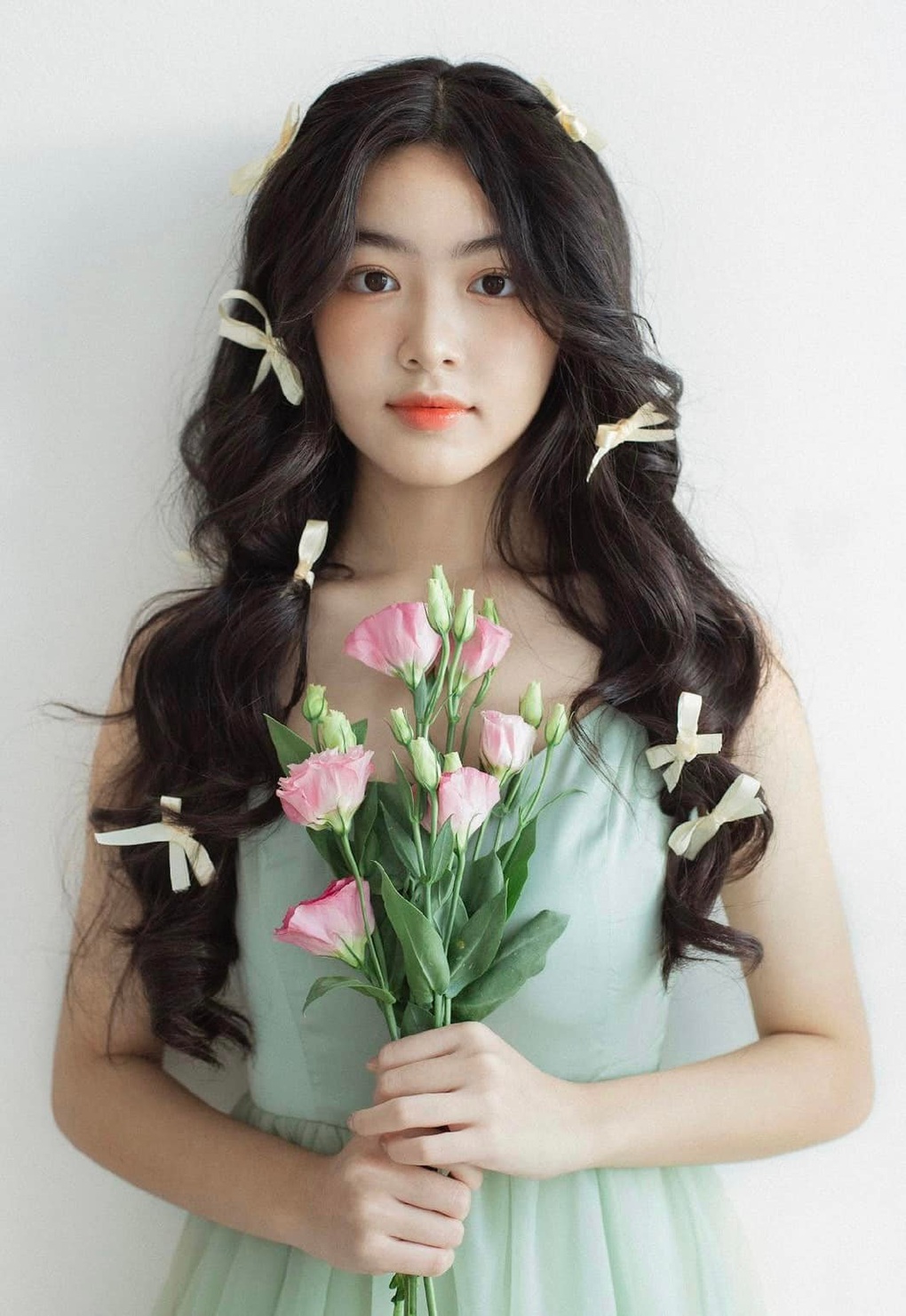 Lọ Lem: Con gái MC Quyền Linh tuổi 16 xinh đẹp như hoa hậu - 8 Lọ Lem: Con gái MC Quyền Linh tuổi 16 xinh đẹp như hoa hậu - 8