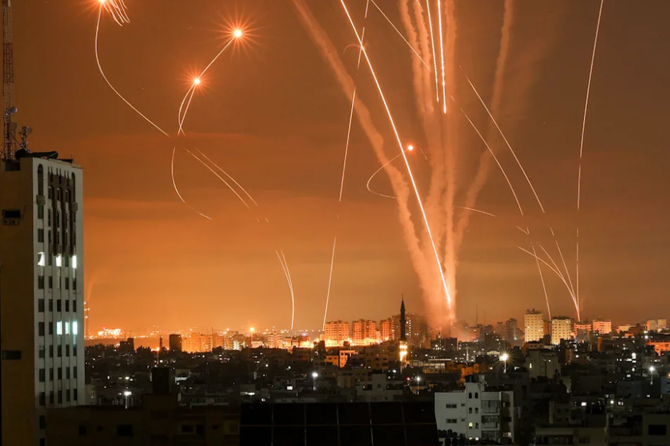 Bức hình ám ảnh về cuộc sống dưới làn mưa bom bão đạn ở Gaza - 2 Bức hình ám ảnh về cuộc sống dưới làn mưa bom bão đạn ở Gaza - 2