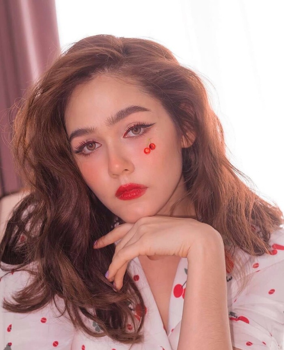 Cuộc sống như mơ của bông hồng lai Thái Lan được chồng tặng siêu xe 17 tỷ - 11 Cuộc sống như mơ của bông hồng lai Thái Lan được chồng tặng siêu xe 17 tỷ - 11