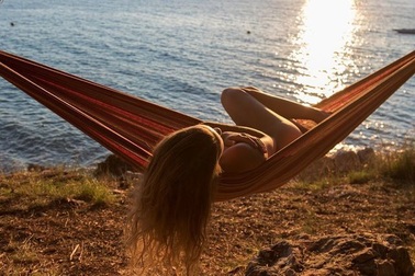 Trào lưu chụp ảnh khỏa thân khi du lịch được giới trẻ hưởng ứng