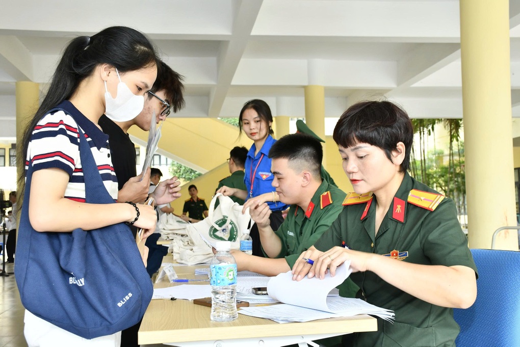 35 thí sinh đỗ Học viện Kỹ thuật Quân sự đạt điểm tuyệt đối 30/30 - 1 35 thí sinh đỗ Học viện Kỹ thuật Quân sự đạt điểm tuyệt đối 30/30 - 1