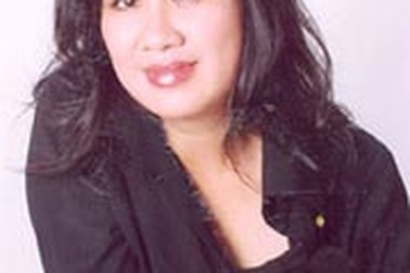 "Văn chương và tình yêu thiêng liêng như nhau"