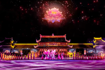 Đạo diễn Minh Trí tiết lộ hậu trường chương trình "Khát vọng hòa bình"