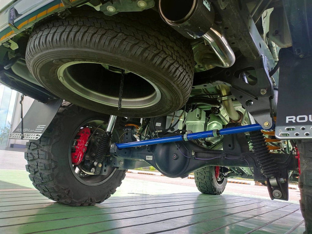 Chiêm ngưỡng chiếc Toyota Fortuner đặc biệt, thách thức mọi địa hình - 8 Chiêm ngưỡng chiếc Toyota Fortuner đặc biệt, thách thức mọi địa hình - 8