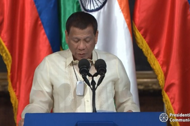 Tổng thống Duterte: “Philippines không cấm hay trục xuất người Trung Quốc”