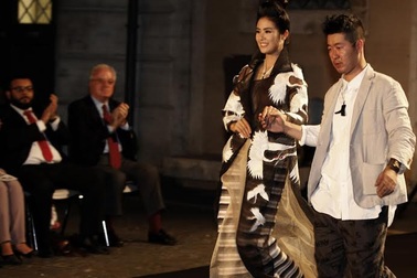 Áo dài Võ Công Khanh chinh phục thành Roma