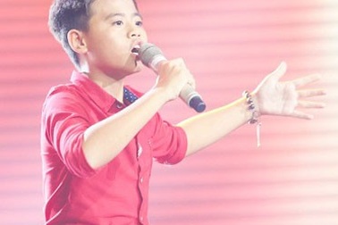 HLV “đứng hình” vì cậu bé sở hữu giọng ca phi giới tính