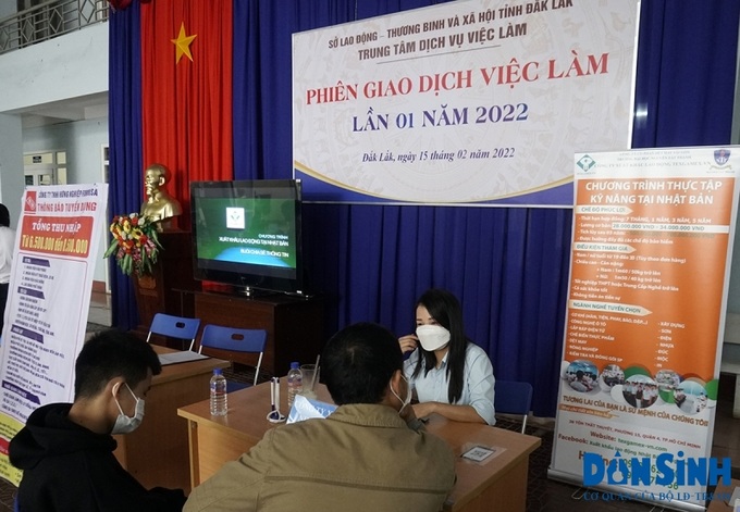 Phiên giao dịch lần 1 năm 2022 tại Trung tâm Dịch vụ việc làm tỉnh Đắk Lắk 