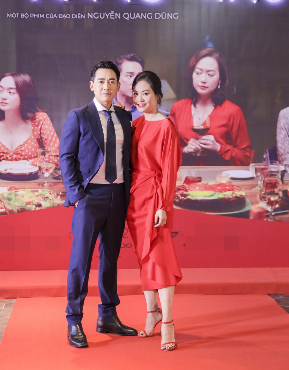 Kaity Nguyễn tố Kiều Minh Tuấn làm cô suýt bị nghẹn khi đang diễn - 2 Kaity Nguyễn tố Kiều Minh Tuấn làm cô suýt bị nghẹn khi đang diễn - 2