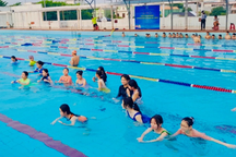 Tăng cường trang bị kỹ năng bơi cho trẻ em